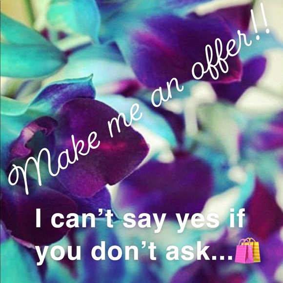 ✨MAKE ME AN OFFER✨ - Picture 1 of 1